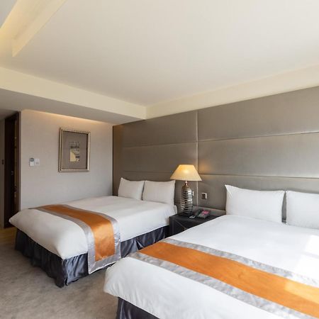 Ren Mei Fashion Hotel Тайчжун Экстерьер фото